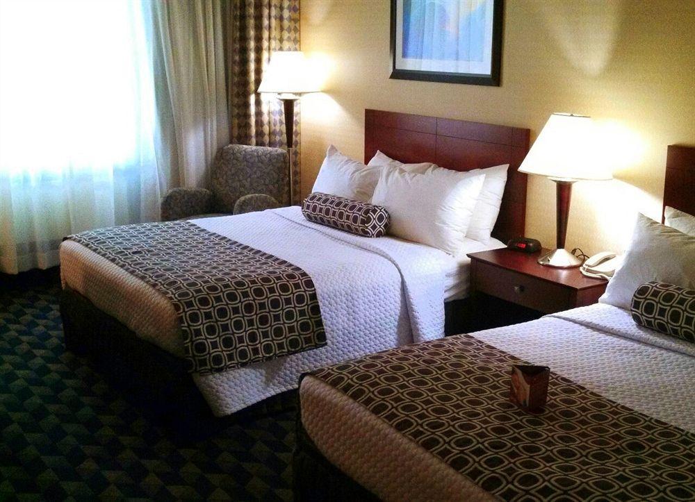 Crowne Plaza Cleveland Airport By Ihg Otel Middleburg Heights Dış mekan fotoğraf